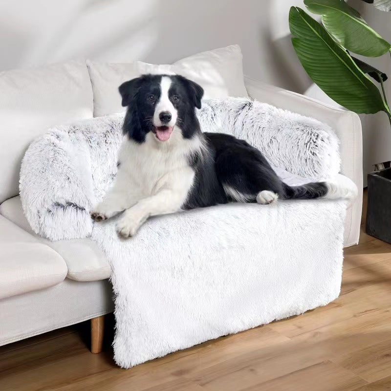 Flauschiges Hundebett für dein Sofa